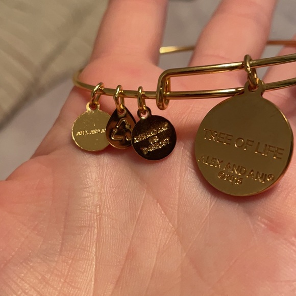 Shiny gold Tree of Life bracelet - Picture 4 of 5